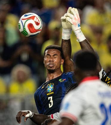 Gabriel of Brazil (L) and Johnny Placide of Haiti (R) fight for possession during a FIFA Men’s World Cup 2026 Group Stage football match between Brazil and Haiti at Philadelphia Stadium, in Philadelphia on June 19th 2026 (Photo by Ricardo Nogueira SPP)  Copyright: xRicardoxNogueira SPPx Sportspressphoto_SPR171155