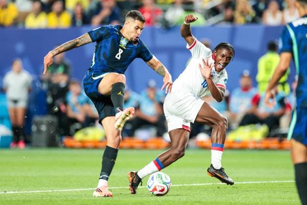 RECORD DATE NOT STATED FIFA World Cup, WM, Weltmeisterschaft, Fussball 2026 - Group C - Brazil v Haiti Bruno Guimaraes player of Brazil and Jean-Ricner Bellegarde player of Haiti during the match between Brazil and Haiti in the second round of Group C of the 2026 FIFA World Cup group stage at Philadelphia Stadium, in Philadelphia, United States, on Friday, June 19, 2026.(Foto: Vanessa Carvalho Brazil Photo Press IMAGO) Sports %G Copyright: xVanessaxCarvalhox