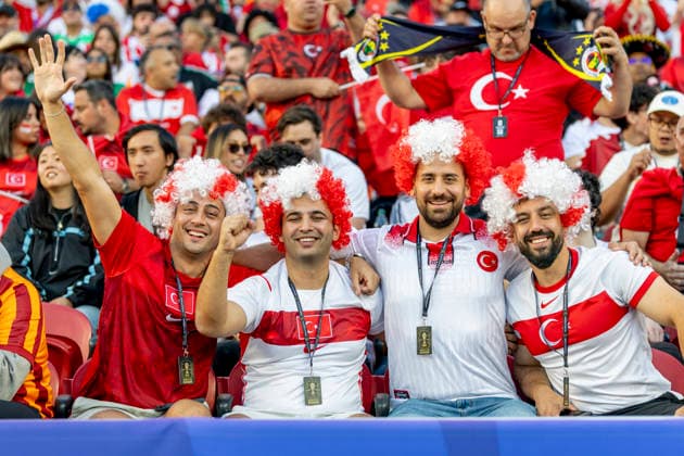 SANTA CLARA, CA - JUNE 19: Turkiye fans before the FIFA World Cup, WM, Weltmeisterschaft, Fussball 2026 Group D match between Turkiye and Paraguay on June 19, 2026 at San Francisco Bay Area Stadium in Santa Clara, CA. (Photo by Bob Kupbens Icon Sportswire) SOCCER: JUN 19 FIFA World Cup 26 Group D - Turkiye vs Paraguay EDITORIAL USE ONLY Icon260619009