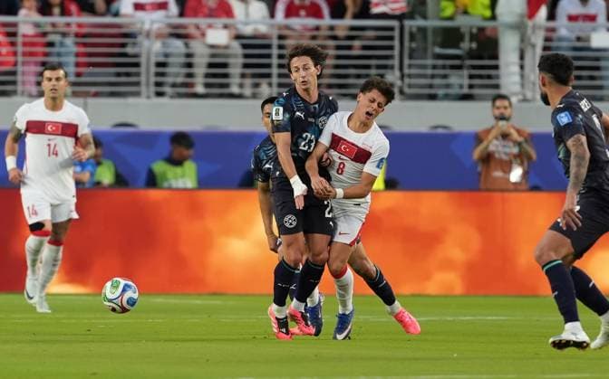 Turkiye v Paraguay - FIFA World Cup, WM, Weltmeisterschaft, Fussball 2026 - Group D SANTA CLARA, UNITED STATES - JUNE 19: Arda Guler (8) of Turkiye in action against Galarza of Paraguay the 2026 FIFA World Cup First Stage Group D match between Turkiye and Paraguay at the San Francisco Bay Area Stadium (Levi’s Stadium) in Santa Clara, California, United States on June 19, 2026. Tayfun Coskun Anadolu California United States. Editorial use only. Please get in touch for any other usage.  Copyright: x2026xAnadoluxTayfunxCoskunx