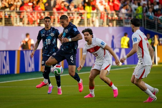 USA: Fußball FIFA World Cup, WM, Weltmeisterschaft, Fussball 2026 Gruppenphase Gruppe D Türkei vs Paraguay Levi™s Stadium (Santa Clara, San Francisco Bay Area, Santa Clara County, Kalifornien): Juan Caceres Juan Caceres (Paraguay, 4) Ã?ngel Romero Angel Romero (Paraguay, 10) OÄüuz AYDIN Oguz AYDIN (Turkey 20) *** USA Soccer 2026 FIFA World Cup Group Stage Group D Turkey vs. Paraguay Levi’s Stadium Santa Clara, San Francisco Bay Area, Santa Clara County, California Juan Caceres Juan Caceres Paraguay, 4 Ã u0081Ángel Romero Ángel Romero Paraguay, 10 Oguz AYDIN Oguz AYDIN Turkey 20,detected_source_language Copyright: xJOERANxSTEINSIEKx