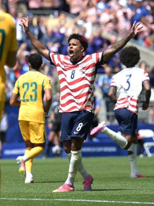 FIFA World Cup, WM, Weltmeisterschaft, Fussball 2026 United States Vs Australia held at the Seattle Stadium in Seattle, USA -19 Jun 2026 Weston McKennie of United States men football team seen in action during the FIFA World Cup 2026 first stage Group D match between USA and Australia held at the Seattle Stadium. Final score; USA 2:0 Australia. Seattle United States Copyright: xLuisxVeniegrax xSOPAxImagesx 20260619_FIFAWC26_LuisVeniegra7184