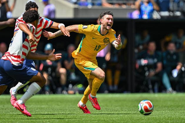 June 19, 2026: Australia midfielder Aiden O Neill (13) goes after the ball during the FIFA World Cup, WM, Weltmeisterschaft, Fussball soccer match between Australia and USA in Seattle, WA. Team USA defeated Australia 2-0. CSM FIFA World Cup 2026 Soccer: JUN 19 USA Vs Australia  - ZUMAc04_ 20260619_zma_c04_185 Copyright: xStevexFaberx
