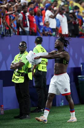 (260620) -- PHILADELPHIA, June 20, 2026 -- Louicius Deedson of Haiti takes off his shirt after the group C match between Brazil and Haiti at the 2026 FIFA World Cup, WM, Weltmeisterschaft, Fussball at Philadelphia Stadium in Philadelphia, the United States, June 19, 2026. ) (SP)U.S.-PHILADELPHIA-FOOTBALL-FIFA WORLD CUP-GROUP C-BRA VS HTI HuxXingyu 