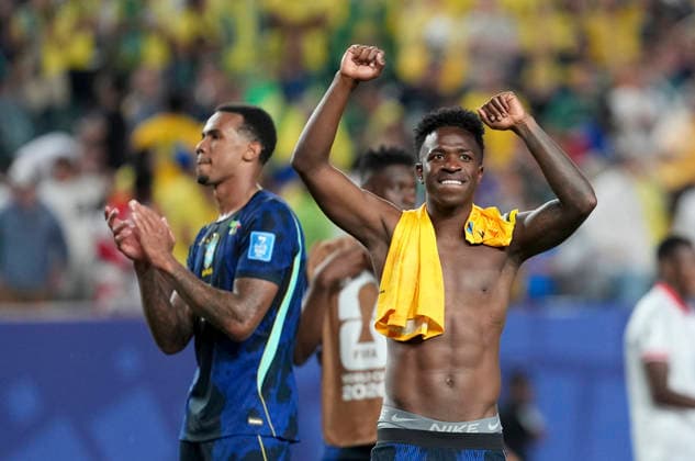 (260620) -- PHILADELPHIA, June 20, 2026 -- Vinicius Jr (R) of Brazil celebrates after the group C match between Brazil and Haiti at the 2026 FIFA World Cup, WM, Weltmeisterschaft, Fussball at Philadelphia Stadium in Philadelphia, the United States, June 19, 2026. ) (SP)U.S.-PHILADELPHIA-FOOTBALL-FIFA WORLD CUP-GROUP C-BRA VS HTI LuixSiuxWai 