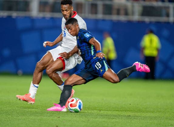 June 19, 2026, Philadelphia, Pennsylvania, United States: Brazil ENDRICK (19)in action during the group C World Cup match against Haiti CARL SAINTE (6) at Philadelphia Stadium World Cup 2026: Brazil 3 : )Haiti  - ZUMArf1_ 20260619_zaf_rf1_023 Copyright: xRickyxFitchettx