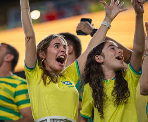 June 19, 2026, Philadelphia, Pennsylvania, United States: Brazilian fans in the stands celebrate Brail scoring a goal during the group C World Cup match at Philadelphia Stadium World Cup 2026: Brazil 3 : )Haiti  - ZUMArf1_ 20260619_zaf_rf1_034 Copyright: xRickyxFitchettx