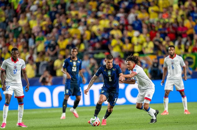 June 19, 2026, Philadelphia, Pennsylvania, United States: Brazil BRUNO GUIMARAES (8) in action during the group C World Cup match against Haiti MARTIN EXPERIENCE (8) at Philadelphia Stadium World Cup 2026: Brazil 3 : )Haiti  - ZUMArf1_ 20260619_zaf_rf1_012 Copyright: xRickyxFitchettx