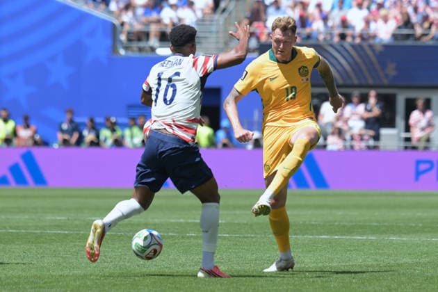 June 19, 2026, Seattle, Washington, United States: Alex Freeman (L_) of United States Harry Souttar (R) of Australia men football team seen in action during the FIFA World Cup, WM, Weltmeisterschaft, Fussball 2026 first stage Group D match between USA and Australia held at the Seattle Stadium. Final score; USA 2:0 Australia. FIFA World Cup 2026 United States Vs Australia Held At The Seattle Stadium In Seattle, USA -19 Jun 2026  - ZUMAs197 20260619_aaa_s197_212 Copyright: xLuisxVeniegrax