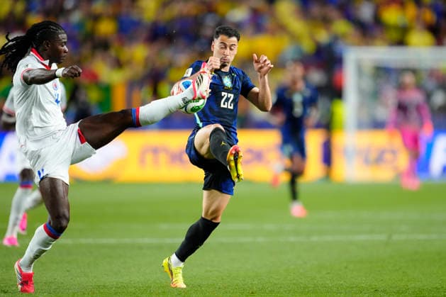 June 19, 2026, Philadelphia, Pennsylvania, United States: Gabriel Martinelli of Brazil and Ricardo Ade of Haiti compete for the ball during the FIFA World Cup, WM, Weltmeisterschaft, Fussball 2026 Group C match between Brazil and Haiti at Philadelphia Stadium on June 19, 2026 in Philadelphia, Pennsylvania. Philadelphia United States - ZUMAa181 20260619_zaa_a181_047 Copyright: xJosexBretonx