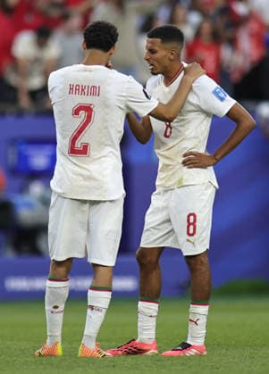 June 19, 2026, Foxborough, Massachusetts, USA: Morocco defender Achraf Hakimi (2) and Morocco midfielder Azzedine Ounahi (8) talk during the June 19th FIFA World Cup, WM, Weltmeisterschaft, Fussball 2026 matchup between Scotland and Morocco at Gillette Stadium in Foxborough, Massachusetts. Foxborough USA - ZUMAs325 20260619_zsp_s325_143 Copyright: xJessxStilesx