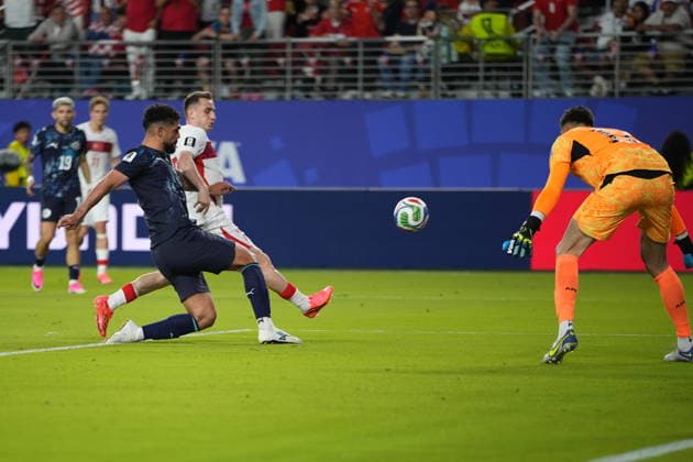 Turkiye v Paraguay - FIFA World Cup, WM, Weltmeisterschaft, Fussball 2026 - Group D SANTA CLARA, UNITED STATES - JUNE 19: Kerem Akturkoglu of Turkiye in action during the 2026 FIFA World Cup First Stage Group D match between Turkiye and Paraguay at the San Francisco Bay Area Stadium (Levi’s Stadium) in Santa Clara, California, United States on June 19, 2026. Tayfun Coskun Anadolu California United States. Editorial use only. Please get in touch for any other usage.  Copyright: x2026xAnadoluxTayfunxCoskunx