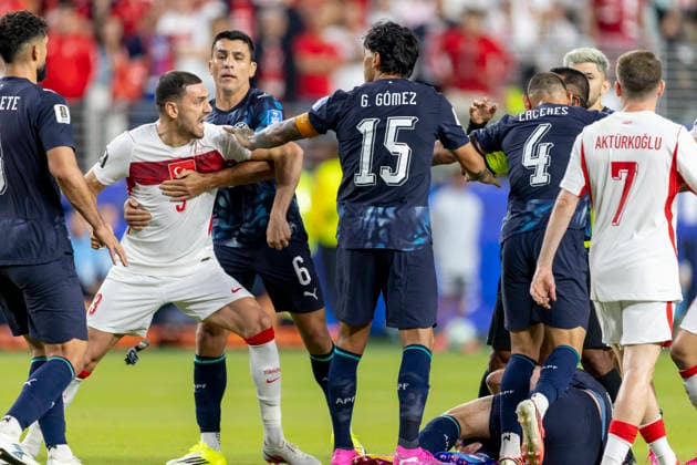 SANTA CLARA, CA - JUNE 19: Merih Demiral 3 of Turkiye is ready to fight during the FIFA World Cup, WM, Weltmeisterschaft, Fussball 2026 Group D match between Turkiye and Paraguay on June 19, 2026 at San Francisco Bay Area Stadium in Santa Clara, CA. (Photo by Bob Kupbens Icon Sportswire) SOCCER: JUN 19 FIFA World Cup 26 Group D - Turkiye vs Paraguay EDITORIAL USE ONLY Icon260619024