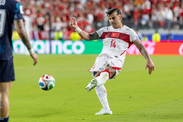 SANTA CLARA, CA - JUNE 19: Abdulkerim BardakcÄ± 14 of Turkiye shoots during the FIFA World Cup, WM, Weltmeisterschaft, Fussball 2026 Group D match between Turkiye and Paraguay on June 19, 2026 at San Francisco Bay Area Stadium in Santa Clara, CA. (Photo by Bob Kupbens Icon Sportswire) SOCCER: JUN 19 FIFA World Cup 26 Group D - Turkiye vs Paraguay EDITORIAL USE ONLY Icon260619031