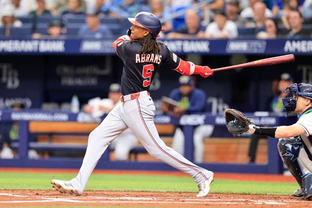 June 19, 2026, St. Petersburg, Florida, USA: Washington Nationals shortstop CJ Abrams (5) homers to center field during an MLB, Baseball Herren, USA game against the Tampa Bay Rays on June 19, 2026 at Tropicana Field. The Rays beat the Nationals 5-2. MLB 2026: Washington Nationals 2 : 5 Tampa Bay Rays  - ZUMAh180 20260619_zsp_h180_003 Copyright: xKimxHukarix