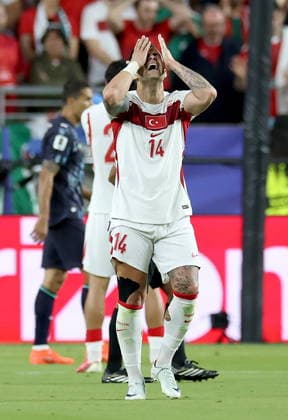 FIFA World Cup, WM, Weltmeisterschaft, Fussball 2026 - Group D - Turkey vs Paraguay Abdulkerim Bardakci of Turkey reacts during the FIFA World Cup 2026 group stage match Turkey against Paraguay, in San Francisco, USA, 19 June 2026. SAN FRANCISCO United States  Copyright: xBENJAMINxFANJOYx