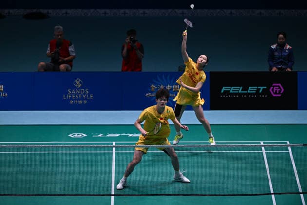 MACAO, CHINA - JUNE 19: Li Hongyi and Huang Kexin of China compete in the Mixed Doubles Quarterfinal match against Jiang Zhenbang and Wei Yaxin of China on day 4 of Macao Open Badminton 2026 at Macao East Asian Games Dome on June 19, 2026 in Macau, China.  Copyright: xVCGx 111649290096