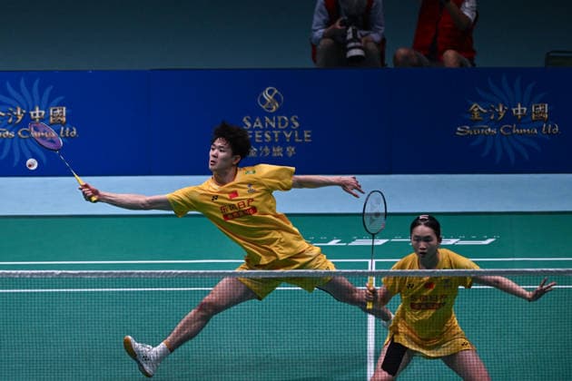 MACAO, CHINA - JUNE 19: Li Hongyi and Huang Kexin of China compete in the Mixed Doubles Quarterfinal match against Jiang Zhenbang and Wei Yaxin of China on day 4 of Macao Open Badminton 2026 at Macao East Asian Games Dome on June 19, 2026 in Macau, China.  Copyright: xVCGx 111649290090