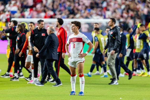 SANTA CLARA, CA - JUNE 19: Arda Guler 8 of Turkiye stands on the field after a loss during the FIFA World Cup, WM, Weltmeisterschaft, Fussball 2026 Group D match between Turkiye and Paraguay on June 19, 2026 at San Francisco Bay Area Stadium in Santa Clara, CA. (Photo by Matthew Huang Icon Sportswire) SOCCER: JUN 19 FIFA World Cup 26 Group D - Turkiye vs Paraguay EDITORIAL USE ONLY Icon260619030