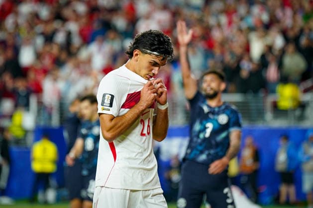 USA: Fußball FIFA World Cup, WM, Weltmeisterschaft, Fussball 2026 Gruppenphase Gruppe D Türkei vs Paraguay Levi™s Stadium (Santa Clara, San Francisco Bay Area, Santa Clara County, Kalifornien): Berke ÖZER Berke OZER (Turkey 26) Enttäuschung, Trauer, vergebene Torchancen, Niederlage, Geste, Gestik, Emotion