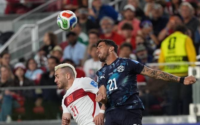 Turkiye v Paraguay - FIFA World Cup, WM, Weltmeisterschaft, Fussball 2026 - Group D SANTA CLARA, UNITED STATES - JUNE 19: Baris Alper Yilmaz of Turkiye in action against Gabriel Avalos of Paraguay during the 2026 FIFA World Cup First Stage Group D match between Turkiye and Paraguay at the San Francisco Bay Area Stadium (Levi’s Stadium) in Santa Clara, California, United States on June 19, 2026. Tayfun Coskun Anadolu California United States. Editorial use only. Please get in touch for any other usage.  Copyright: x2026xAnadoluxTayfunxCoskunx