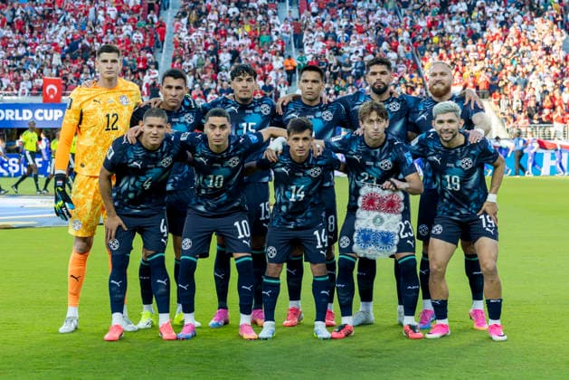 SANTA CLARA, CA - JUNE 19: Team Paraguay poses before the FIFA World Cup, WM, Weltmeisterschaft, Fussball 2026 Group D match between Turkiye and Paraguay on June 19, 2026 at San Francisco Bay Area Stadium in Santa Clara, CA. (Photo by Bob Kupbens Icon Sportswire) SOCCER: JUN 19 FIFA World Cup 26 Group D - Turkiye vs Paraguay EDITORIAL USE ONLY Icon260619032
