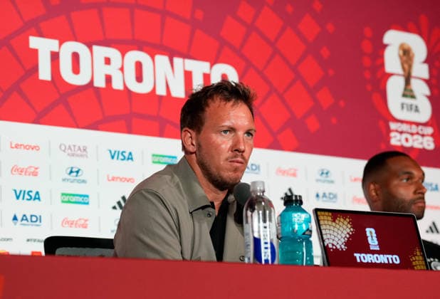 Julian Nagelsmann (Deutschland, Cheftrainer) und Jonathan Tah (Deutschland, 4) nehmen an der Abschlusspressekonferenz vor dem Gruppenspiel zwischen Deutschland und Elfenbeinkueste teil. USA, Deutsche Fussballnationalmannschaft, Pressekonferenz, Toronto, 19.06.2026 USA, Deutsche Fussballnationalmannschaft, Pressekonferenz, Toronto, 19.06.2026 Toronto *** Julian Nagelsmann (Germany), head coach, and Jonathan Tah (Germany), No. 4, attend the final press conference ahead of the group stage match between Germany and Ivory Coast (USA); German National Soccer Team, press conference, Toronto, June 19, 2026 (USA), German National Soccer Team, press conference, Toronto, June 19, 2026, Toronto,detected_source_language Copyright: xEibner-Pressefoto ScottxColemanx EP_SCN