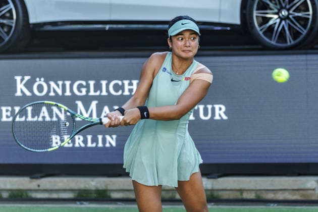 Berlin, 15.06.26, Tennis: VANDA Pharmaceuticals BERLIN TENNIS OPEN 2026 im Steffi-Graf-Stadion. Damen, Einzel. E. Svitolina (UKR) vs A. Eala (PHI). A. Eala retourniert einen Ball. VANDA Pharmaceuticals BERLIN TENNIS OPEN 2026