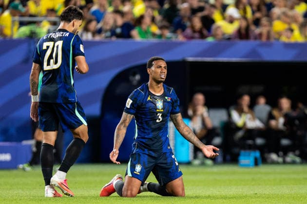 PHILADELPHIA, PENNSYLVANIA - JUNE 19: Gabriel Magalhaes of Brazil reacts during the FIFA World Cup, WM, Weltmeisterschaft, Fussball 2026 Group C match between Brazil and Haiti at Philadelphia Stadium on June 19, 2026 in Philadelphia, Pennsylvania.  Copyright: xMBxMediax