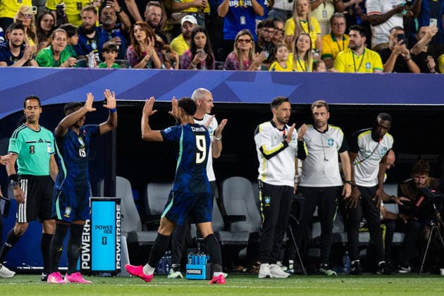 PHILADELPHIA, PENNSYLVANIA - JUNE 19: Matheus Cunha of Brazil is substituted for Endrick of Brazil during the FIFA World Cup, WM, Weltmeisterschaft, Fussball 2026 Group C match between Brazil and Haiti at Philadelphia Stadium on June 19, 2026 in Philadelphia, Pennsylvania.  Copyright: xMBxMediax