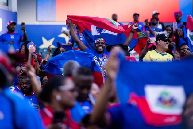 PHILADELPHIA, PENNSYLVANIA - JUNE 19: Haiti supporters show their support during the FIFA World Cup, WM, Weltmeisterschaft, Fussball 2026 Group C match between Brazil and Haiti at Philadelphia Stadium on June 19, 2026 in Philadelphia, Pennsylvania.  Copyright: xMBxMediax