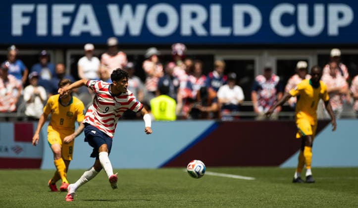SEATTLE, WASHINGTON - JUNE 19: Ricardo Pepi of United States passes the ball during the FIFA World Cup, WM, Weltmeisterschaft, Fussball 2026 Group D match between USA and Australia at Seattle Stadium on June 19, 2026 in Seattle, Washington.  Copyright: xMBxMediax