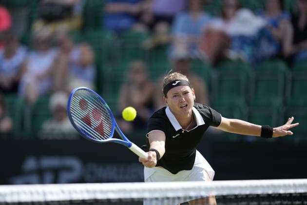 Lexus Nottingham Open - Day Five Nottingham, England 19 Jun 2026 Marie Bouzkova in action during their Quarter Final doubles match at the 2026 Lexus Nottingham Open Women s tennis tournament taking place at the Nottingham Tennis Centre, Nottingham, England. Nottingham Great Britain United Kingdom  Copyright: xOwenxHammondx originalFilename:hammond-2026lexu260619_npYE0.jpg