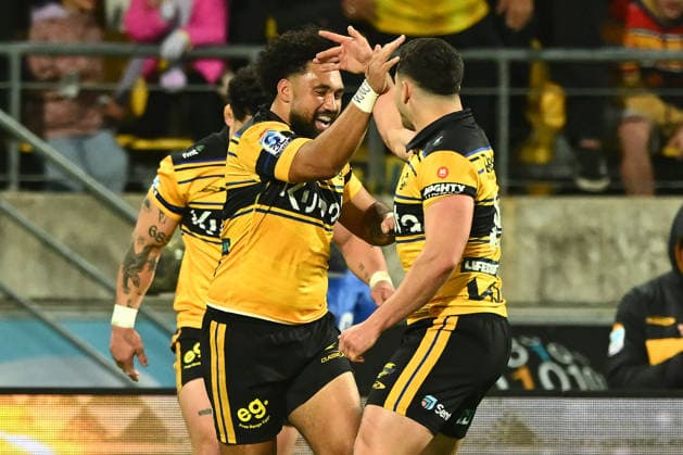 SUPER RUGBY FINAL, Fehi Fineanganofo of the Hurricanes celebrates a try during the Super Rugby Pacific final match between the Wellington Hurricanes and the Waikato Chiefs at Hnry Stadium in Wellington, New Zealand, Saturday, June 20, 2026. ( NO ARCHIVING, EDITORIAL USE ONLY, AUSTRALIA USE ONLY WELLINGTON NEW ZEALAND Hnry Stadium  Copyright: xKerryxMarshallx 20260620115922912689