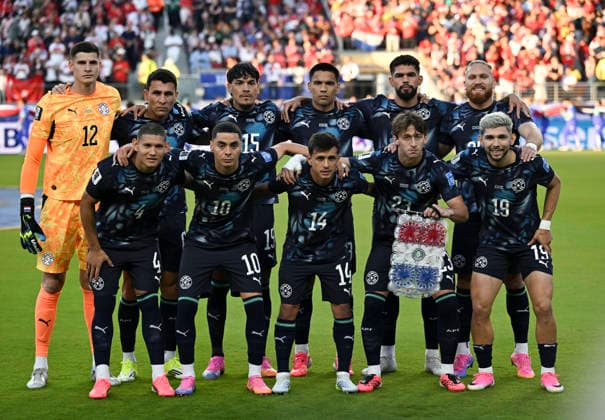 (260620) -- SAN FRANCISCO, June 20, 2026 -- Players of Paraguay pose for photos before the group D match between Paraguay and T¨¹rkiye at the 2026 FIFA World Cup, WM, Weltmeisterschaft, Fussball at San Francisco Bay Area Stadium in San Francisco, the United States, June 19, 2026. (Photo by Xinhua) (SP)U.S.-SAN FRANCISCO-FOOTBALL-FIFA WORLD CUP-GROUP D-PRY VS TUR ZiyuxJulianxZhu 