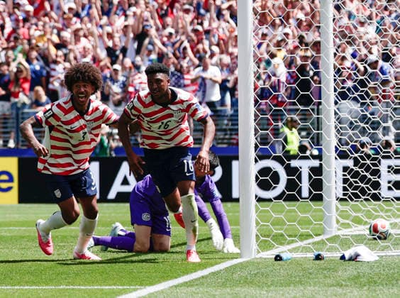 (260620) -- SEATTLE, June 20, 2026 -- Alex Freeman (front R) of the United States celebrates scoring during the group D match between the United States and Australia at the 2026 FIFA World Cup, WM, Weltmeisterschaft, Fussball at Seattle Stadium in Seattle, the United States, June 19, 2026. (Photo by Xinhua) (SP)U.S.-SEATTLE-FOOTBALL-FIFA WORLD CUP-GROUP D-USA VS AUS ArthurxDong 