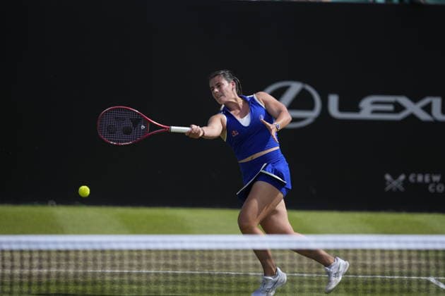 Lexus Nottingham Open - Day Five Nottingham, England 19 Jun 2026 Emma Navarro in action during their Quarter final Singles match at the 2026 Lexus Nottingham Open Women s tennis tournament taking place at the Nottingham Tennis Centre, Nottingham, England. Nottingham Great Britain United Kingdom  Copyright: xOwenxHammondx originalFilename:hammond-2026lexu260619_np2Lw.jpg
