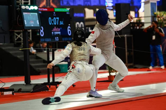 June 19, 2026, New Delhi, Delhi, India: Sumire Tsuji of Japan vs. Daphne Chan Nok sze of Hong Kong during Asian Senior Fencing Championships 2026 (Women s Foil) at Bharat Mandapam Convention Centre, New Delhi, India on 19th June 2026. New Delhi India - ZUMAd207 20260619_zsp_d207_297 Copyright: xAvijitxDasx