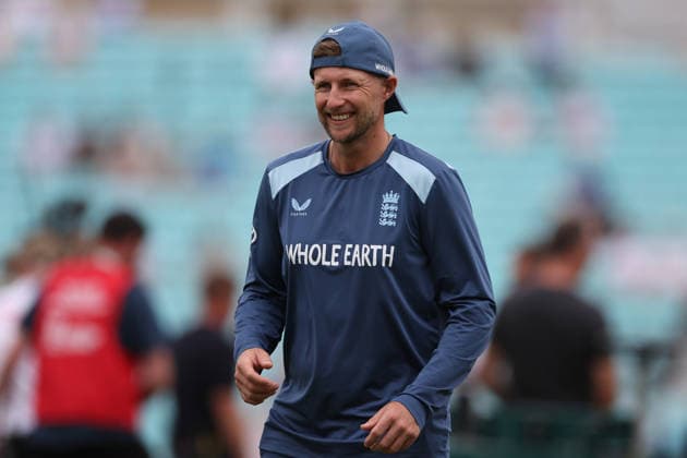 England v New Zealand, International Test Match 2026 England Top Order Batter Joe Root (66) Warming Up during the International Test Match 2026 match between England and New Zealand at the Oval, London, UK on 20 June 2026. London Oval London UK Editorial use only , Copyright: xChrisxFoxwellx PSI-24390-0007