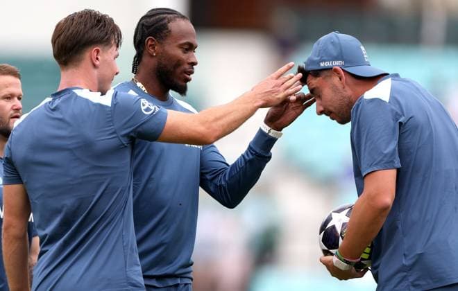 Jofra Archer and Sonny Baker of England flick the head of Josh Tongue in the warm up England v New Zealand, Second Test, Day Four, Rothesay Test Match Series, Cricket, The Kia Oval, London, UK - 20 Jun 2026London Kia Oval United Kingdom EDITORIAL USE ONLY No use with unauthorised audio, video, data, fixture lists, club league logos or live services. Online in-match use limited to 120 images, no video emulation. No use in betting, games or single club league player publications.  Copyright: xKieranxMcManus Shutterstockx 16928966b