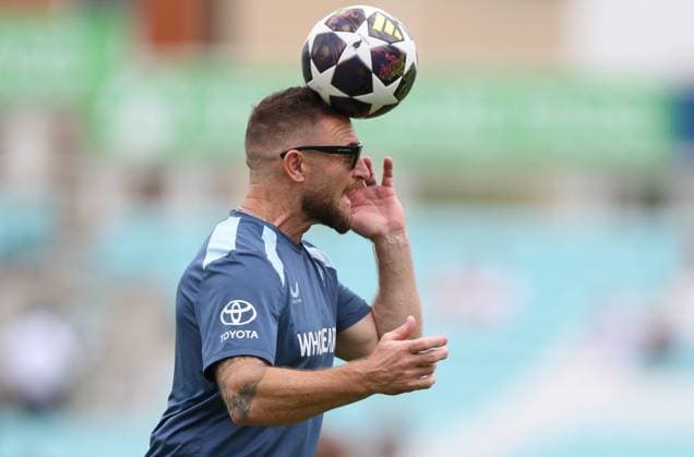 England head coach Brendon McCullum plays football in the warm up England v New Zealand, Second Test, Day Four, Rothesay Test Match Series, Cricket, The Kia Oval, London, UK - 20 Jun 2026London Kia Oval United Kingdom EDITORIAL USE ONLY No use with unauthorised audio, video, data, fixture lists, club league logos or live services. Online in-match use limited to 120 images, no video emulation. No use in betting, games or single club league player publications.  Copyright: xKieranxMcManus Shutterstockx 16928966e