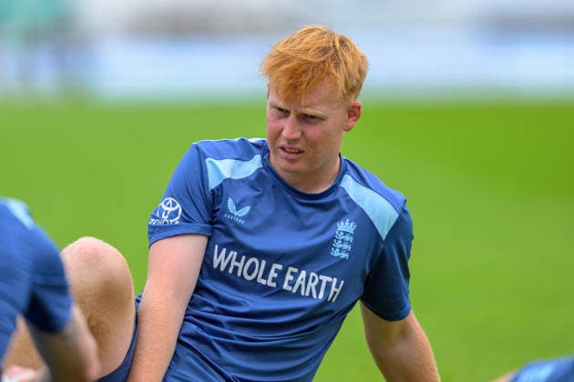 LONDON, ENGLAND JUNE 20 - James Rew of England during pre game warm up before Day Four of the 2nd Rothesay Test Match game between England and New Zealand at Kia Oval on June 20, 2026 in London , England . (Photo by Keeran Marquis Sports Press Photo)  Copyright: xKeeranxMarquis SPPx Sportspressphoto_SPR171333