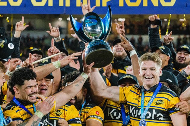 June 20, 2026, Wellington, Wellington City, New Zealand: Super Rugby Pacific 2026 Final: Hurricanes v Chiefs: June 20th, 2026, Wellington, Wellington City, New Zealand: Hurricanes players Du Plessis Kirifi (left) and Jordie Barrett (right) look on in celebration after lifting the Super Rugby trophy after their teams emphatic 60-5 victory over the Chiefs after the Super Rugby Pacific Final 2026 fixture between the Hurricanes and the Chiefs at the Hnry Stadium in Wellington. Wellington New Zealand - ZUMAf189 20260620_zsp_f189_020 Copyright: xJamesxFoyx