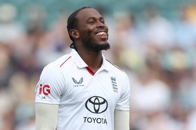 Jofra Archer of England reacts to a dropped catch from the first ball of the day England v New Zealand, Second Test, Day Four, Rothesay Test Match Series, Cricket, The Kia Oval, London, UK - 20 Jun 2026London Kia Oval United Kingdom EDITORIAL USE ONLY No use with unauthorised audio, video, data, fixture lists, club league logos or live services. Online in-match use limited to 120 images, no video emulation. No use in betting, games or single club league player publications.  Copyright: xKieranxMcManus Shutterstockx 16928966i