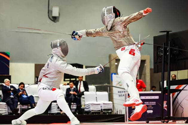 June 19, 2026, New Delhi, Delhi, India: Tsumori Shido (Japan) vs. Chan Lok Hei Royce (Hong Kong) during Asian Senior Fencing Championships 2026 (Men s Sabre) at Bharat Mandapam Convention Centre, New Delhi, India on 19th June 2026. New Delhi India - ZUMAd207 20260619_zsp_d207_338 Copyright: xAvijitxDasx