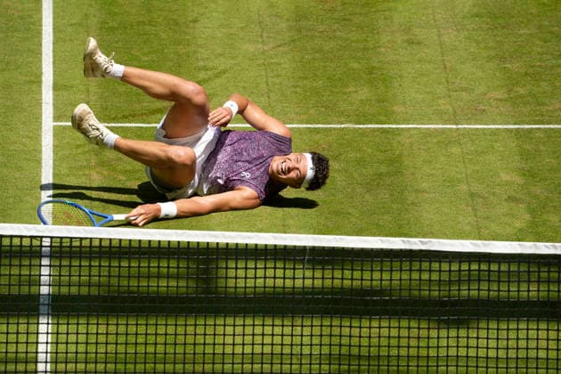 photo : Ben SHELTON (USA) stürzte und konnte trotz leichter Verletzung nach kurzer Pause weiter spielen Tennis-Turnier Terra Wortmann Cup im Gerry Weber Sportpark in Halle Westfalen - Viertelfinales - am Fr. 19.06.2026