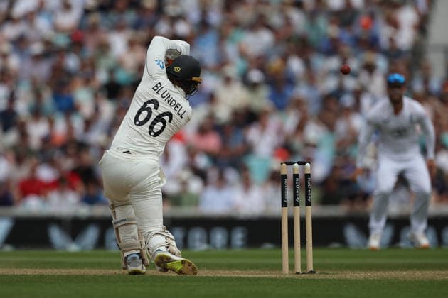 England v New Zealand, International Test Match 2026 New Zealand Wicketkeeper Batter Tom Blundell (66) Plays an Attacking Shot during the International Test Match 2026 match between England and New Zealand at the Oval, London, UK on 20 June 2026. London Oval London UK Editorial use only , Copyright: xChrisxFoxwellx PSI-24390-0018