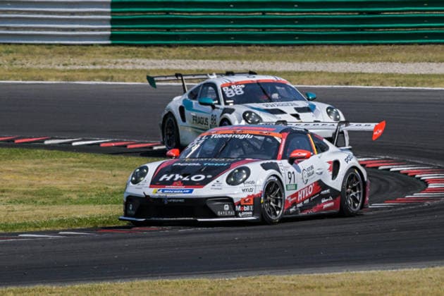 Porsche Sixt Carrera Cup Deutschland, Dekra Lausitzring 2026 20.06.2026 ab 9.00 Uhr Schipkau OT Klettwitz, Dekra Lausitzring Im Foto: 91 Gian Tüccaroglu (D) Team75 Bernhard, 88 Daniel Ros (S) Team Proton Porsche Sixt Carrera Cup Deutschland, Dekra Lausitzring 2026 Schipkau OT Klettwitz Brandenburg Deutschland *** Porsche Sixt Carrera Cup Germany, DEKRA Lausitzring 2026, June 20, 2026, starting at 9 Copyright: xEHLxMedia MichelxKöhlerx 20262006-Porsche Carrera Cup 1 Rennen- Dekra-Lausitzring_027