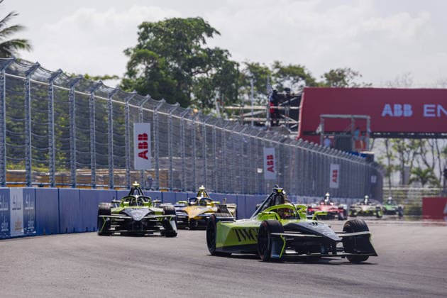 2026 FORMULA E SANYA ePRIX 27 DENNIS Jake (gbr), Andretti Formula E, Porsche 99X Electric, action during the 2026 Sanya ePrix, 11th round of the 2025-26 ABB FIA Formula E World Championship, WM, Weltmeisterschaft on the Sanya Street Circuit from June 18 to 20, 2026 in Sanya, China - SanyaChina  Copyright: xCLEMENTxLUCKx