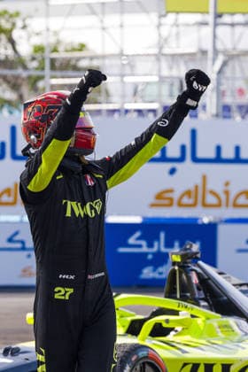 2026 FORMULA E SANYA ePRIX DENNIS Jake (gbr), Andretti Formula E, Porsche 99X Electric, portrait winner, vainqueur during the 2026 Sanya ePrix, 11th round of the 2025-26 ABB FIA Formula E World Championship, WM, Weltmeisterschaft on the Sanya Street Circuit from June 18 to 20, 2026 in Sanya, China - SanyaChina  Copyright: xCLEMENTxLUCKx